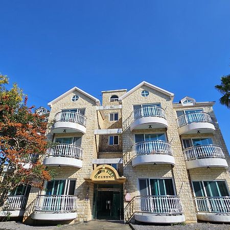 Greenside Pension Сеогвипо Екстериор снимка
