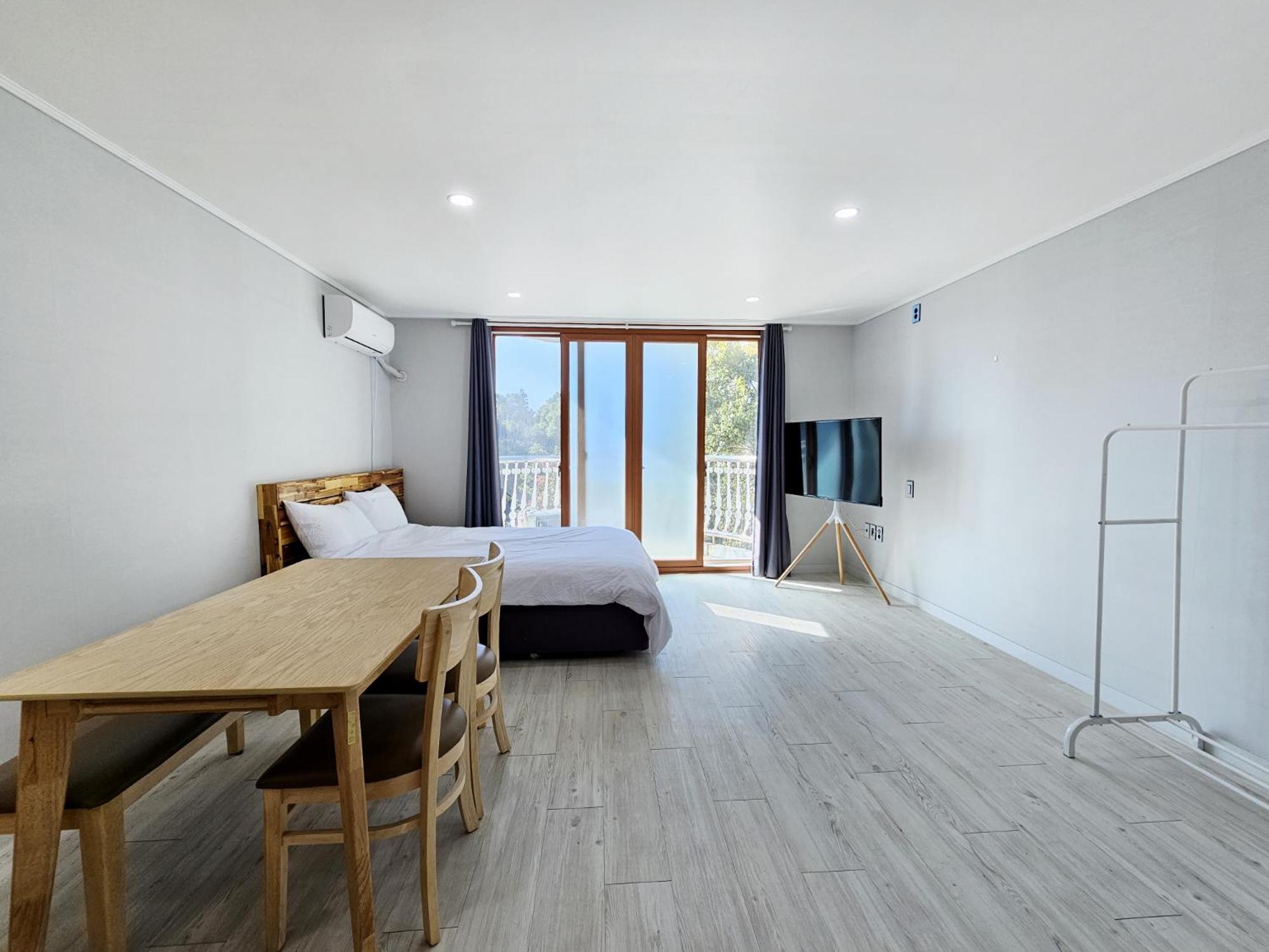 Greenside Pension Сеогвипо Екстериор снимка