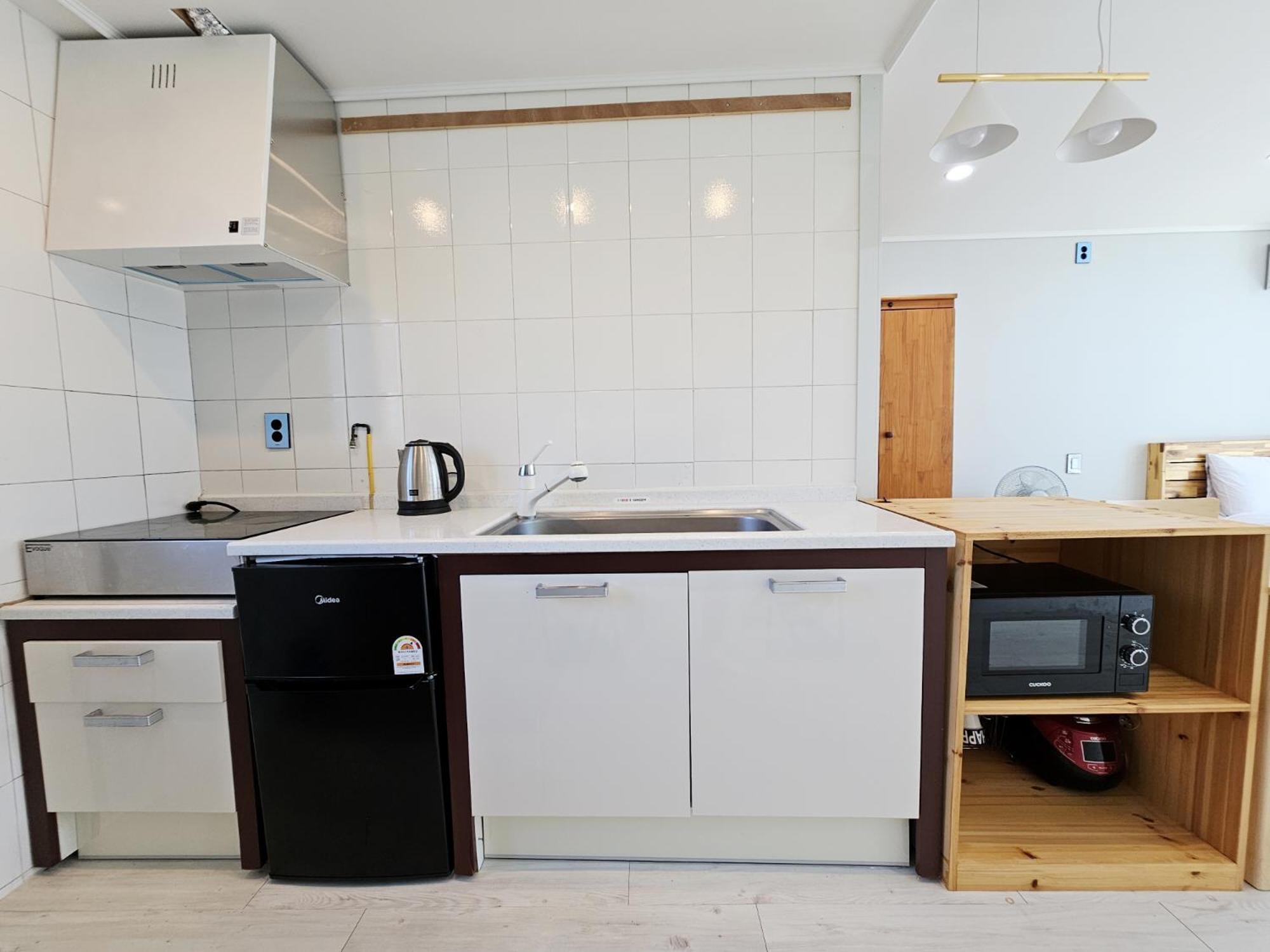 Greenside Pension Сеогвипо Екстериор снимка