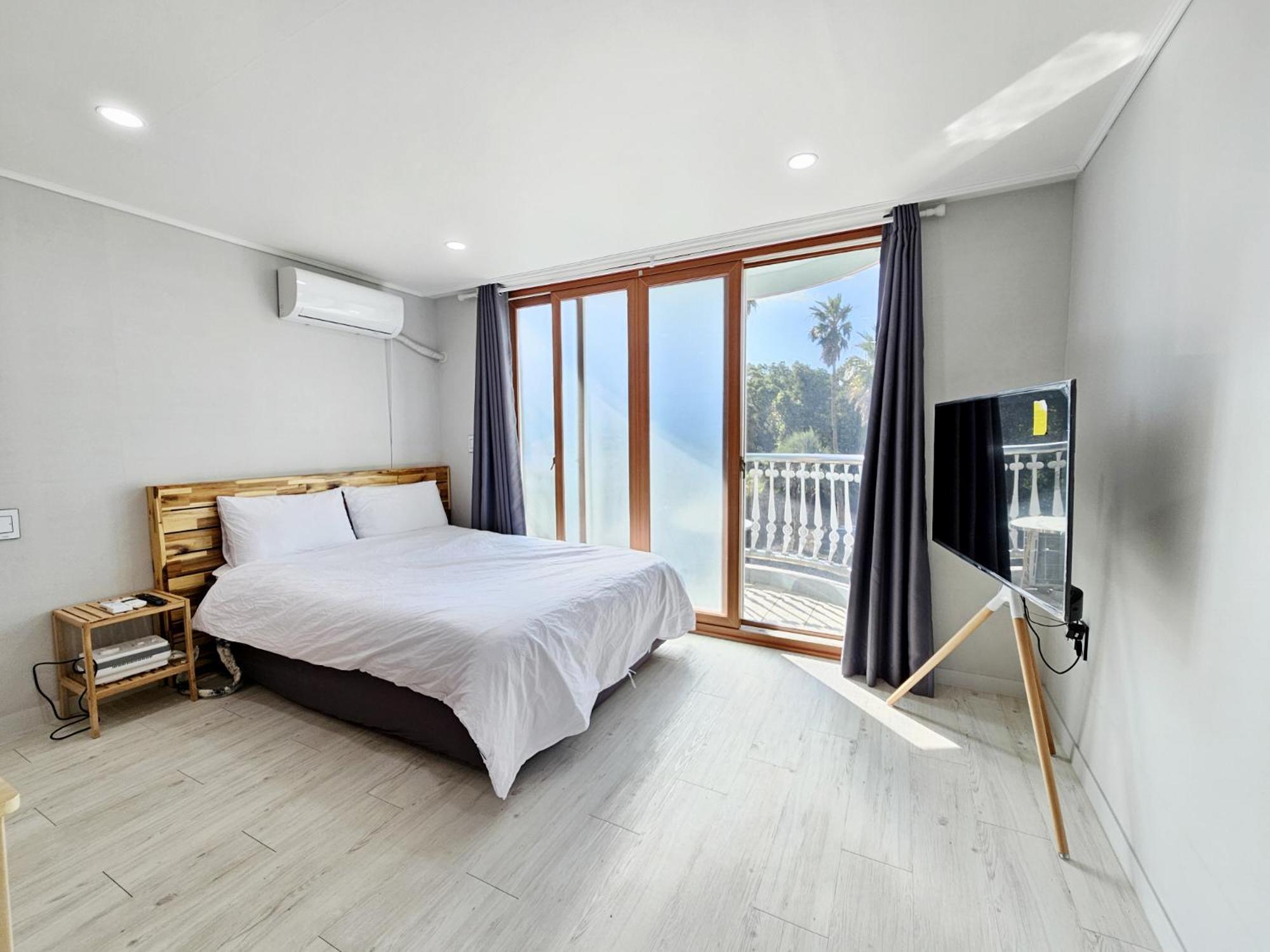 Greenside Pension Сеогвипо Екстериор снимка