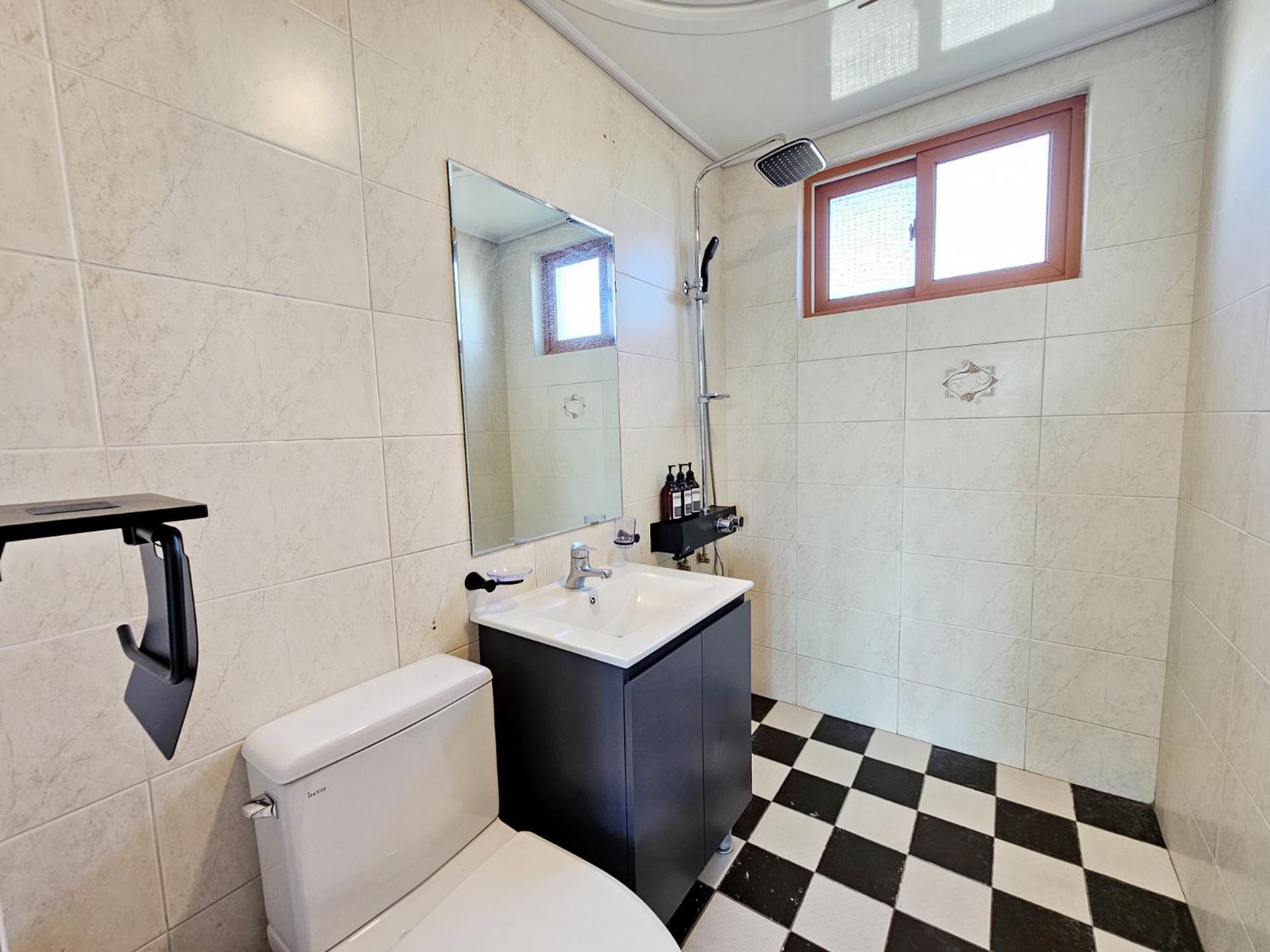 Greenside Pension Сеогвипо Екстериор снимка