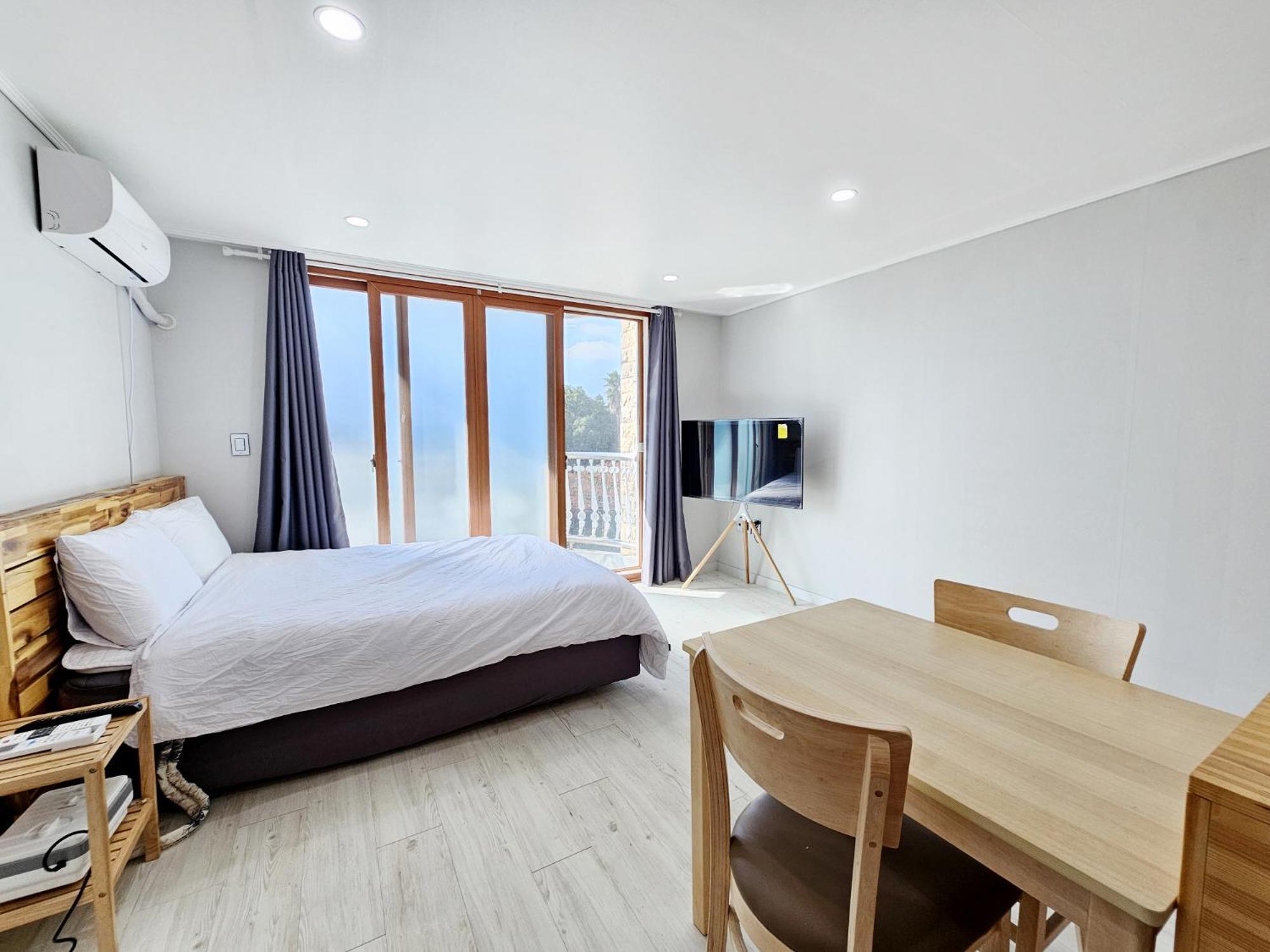 Greenside Pension Сеогвипо Екстериор снимка