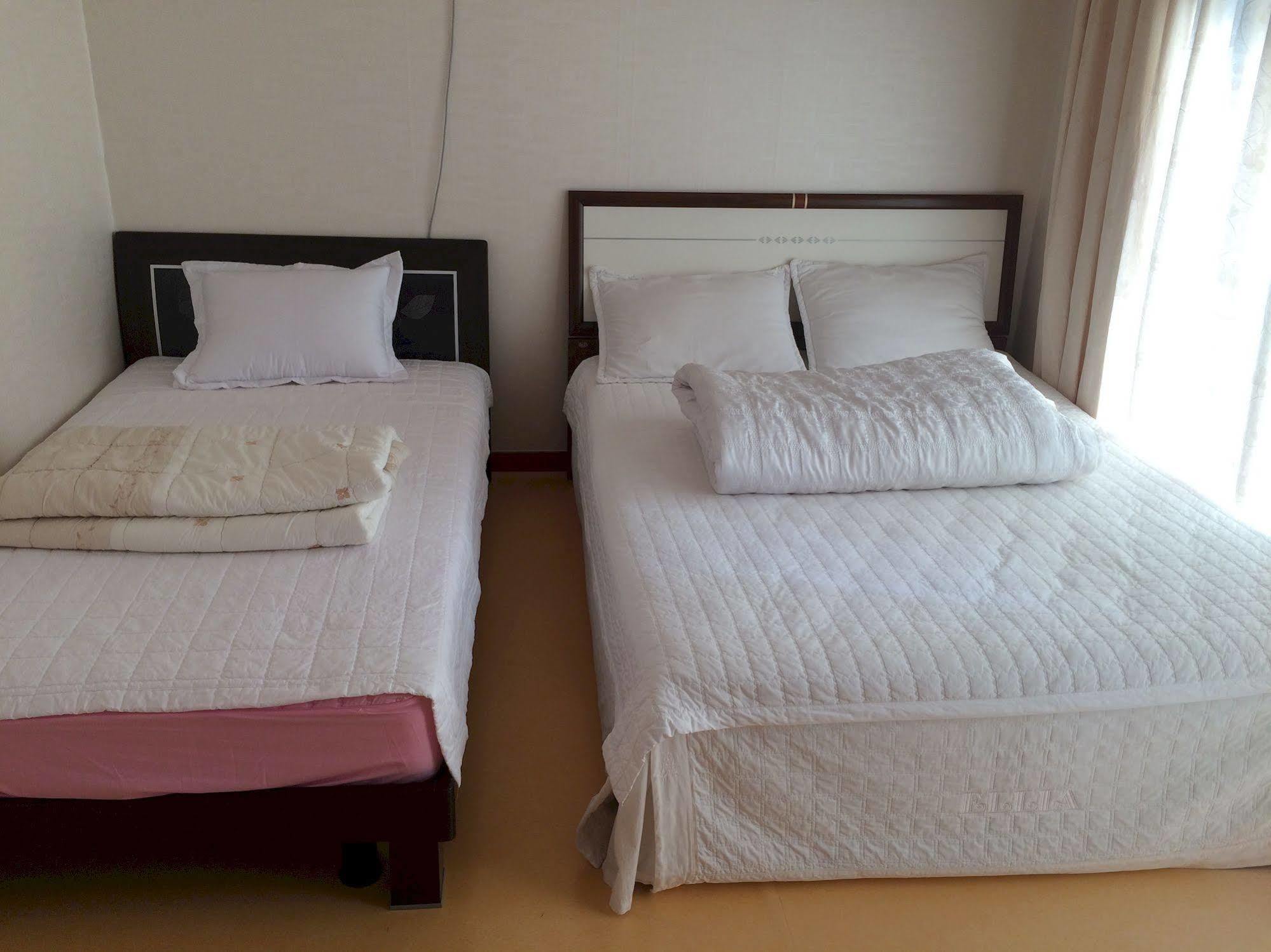 Greenside Pension Сеогвипо Екстериор снимка