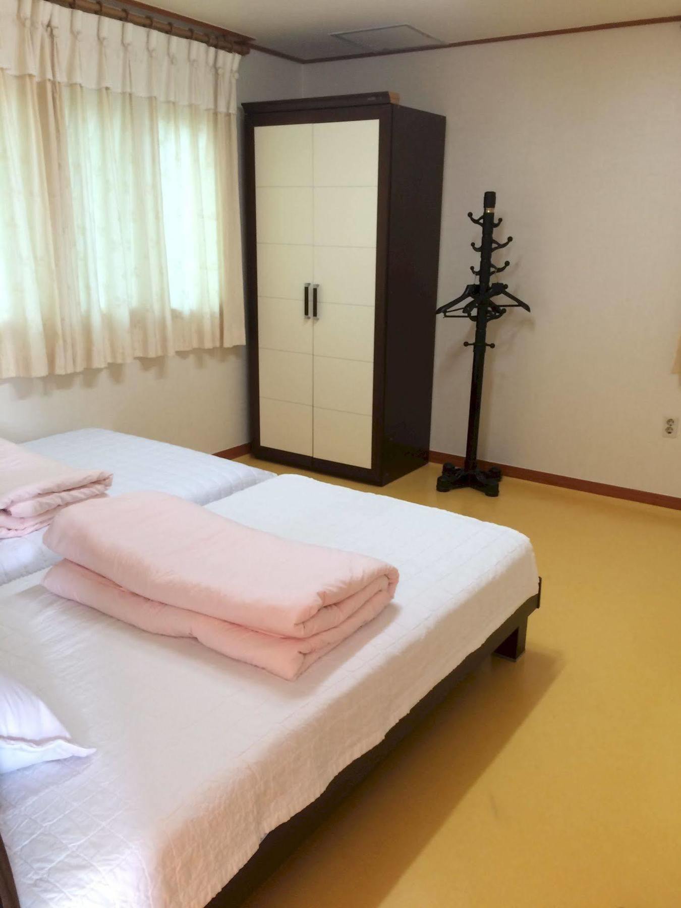 Greenside Pension Сеогвипо Екстериор снимка